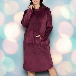 32 Degrees Women’s Burgundy Heat Soft Hooded Plush Sleep Lounger Size S/M